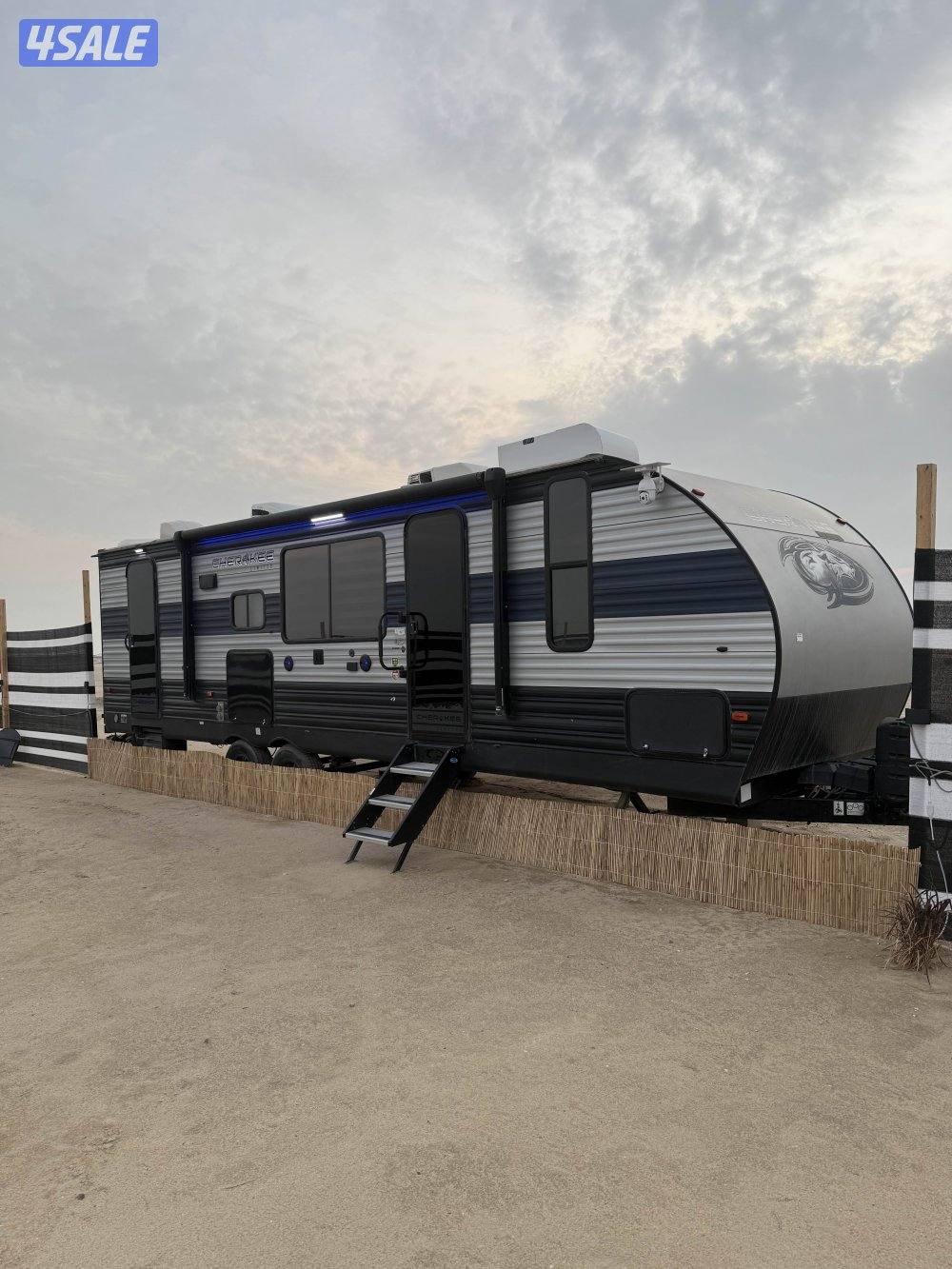 كشته كامله للبيع مع الكرفان امريكي 29 شروكي20217