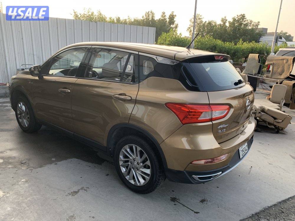 للبيع جيب جي ايه سي موديل 2018 وارد الوكالة عداد 120 صبغ الوكالة1