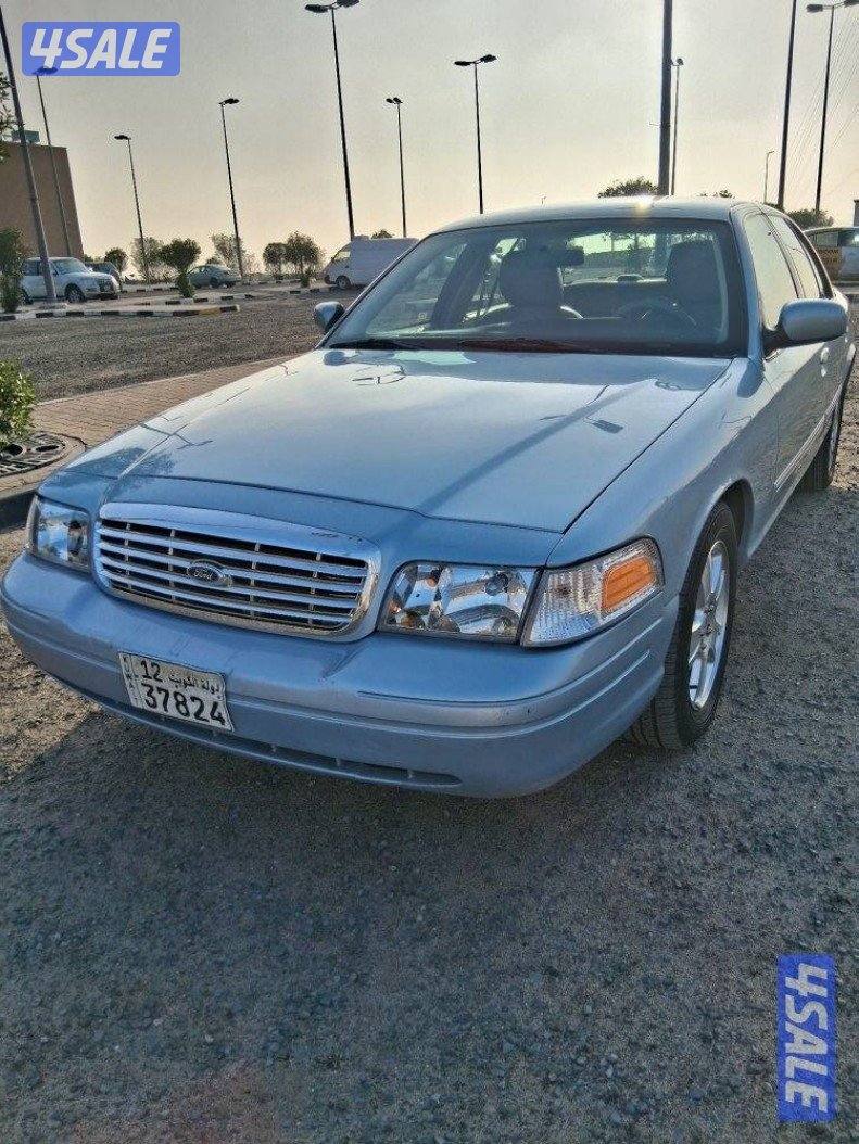 للبيع فورد كروان فكتوريا موديل ٢٠١١ ماشى ١٩٠ شرط الفحص2