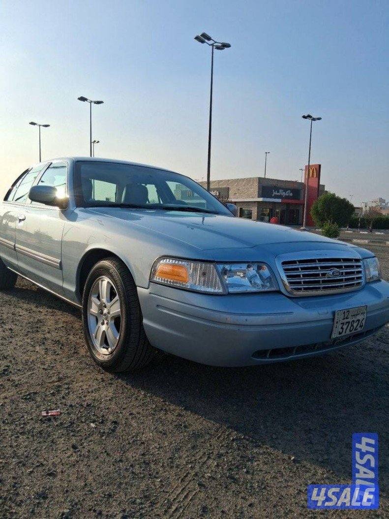 للبيع فورد كروان فكتوريا موديل ٢٠١١ ماشى ١٩٠ شرط الفحص3