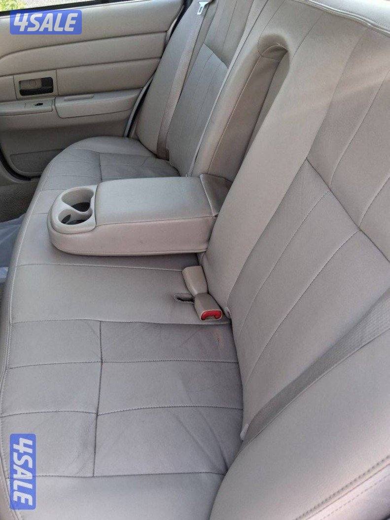 للبيع فورد كروان فكتوريا موديل ٢٠١١ ماشى ١٩٠ شرط الفحص5