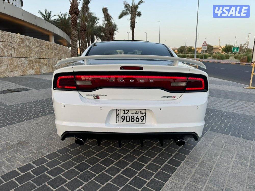 دوج تشارجر // SRT 8 // 2013 //5
