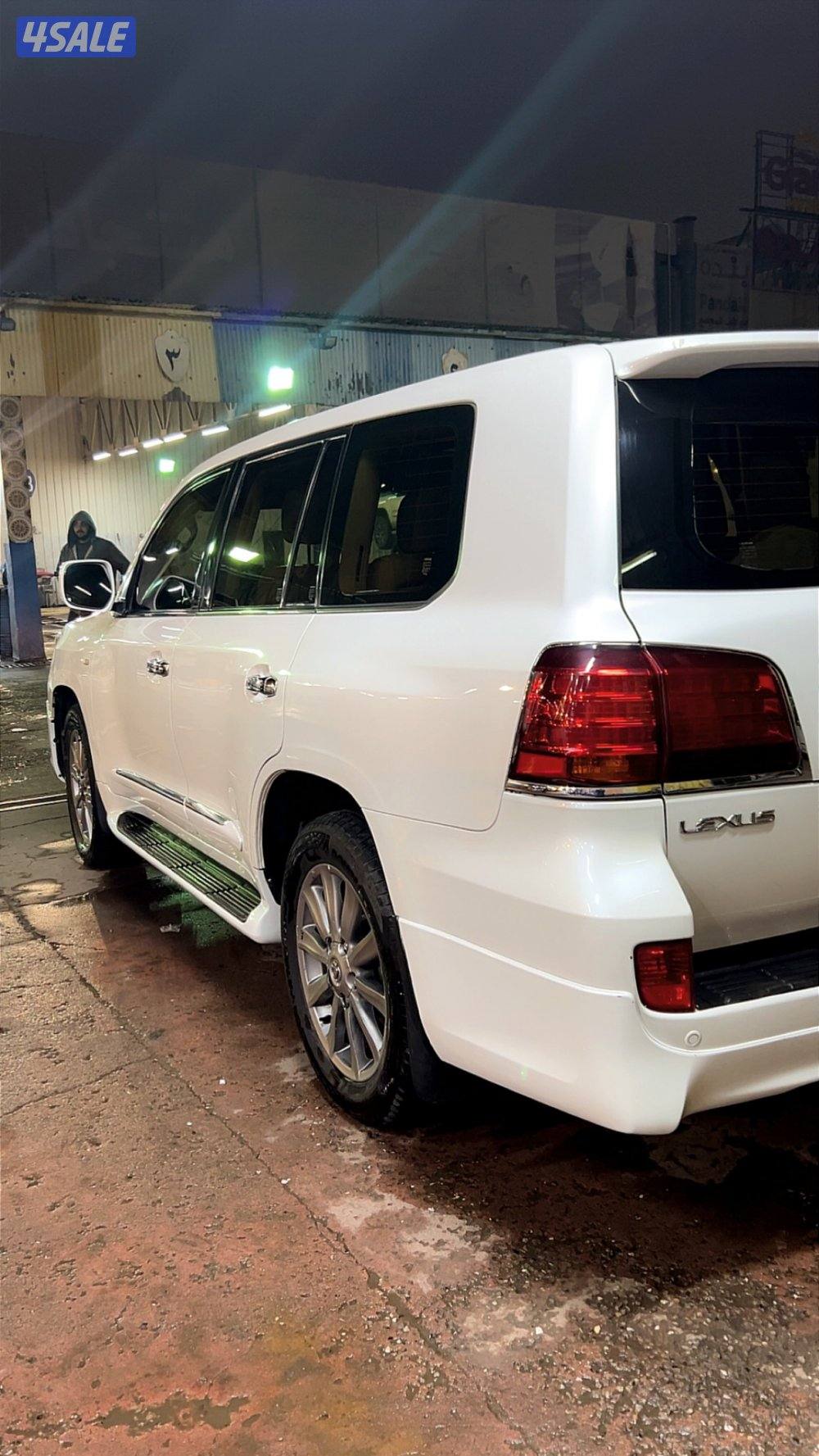 للبيع لكزس 570 وارد الساير7