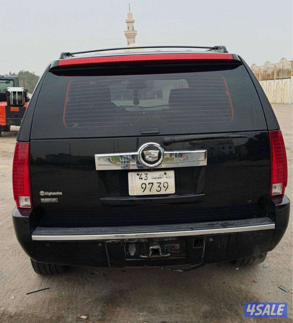 للبيع اسكاليد بلاتينيوم مديل 2009 يوجد اصباغ متفرغه قليله ماشي 2964