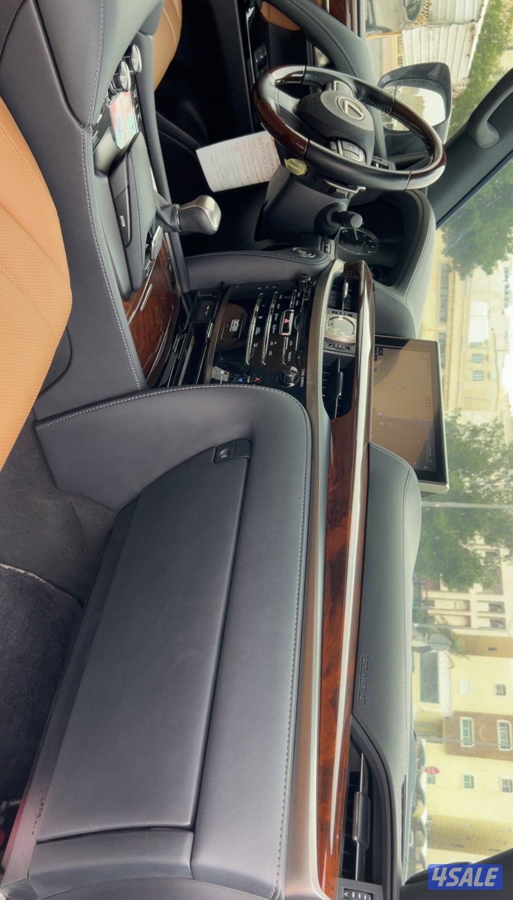 لكزس سبورت أصلي وارد ساير موديل 2021 ماشي30 الف تحت الكفالة بحالة نادر4