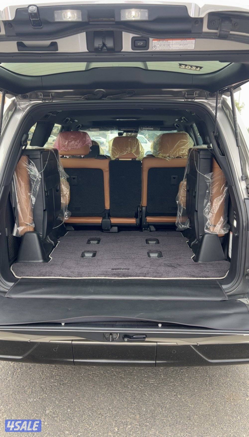 لكزس سبورت أصلي وارد ساير موديل 2021 ماشي30 الف تحت الكفالة بحالة نادر6