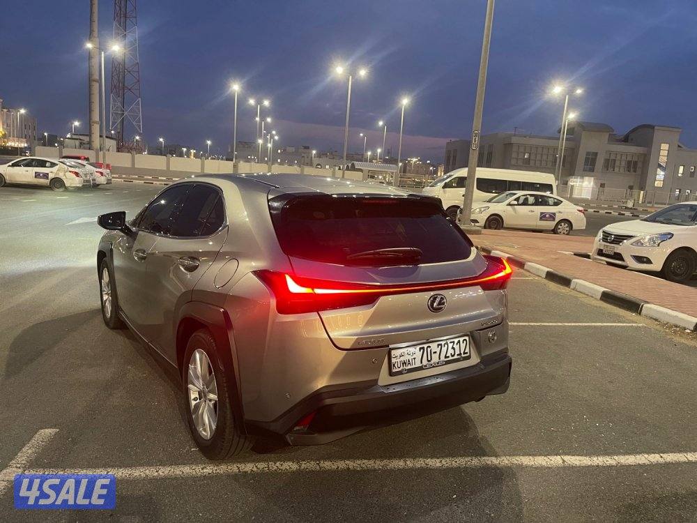 للبيع لكزس - UX موديل 20232