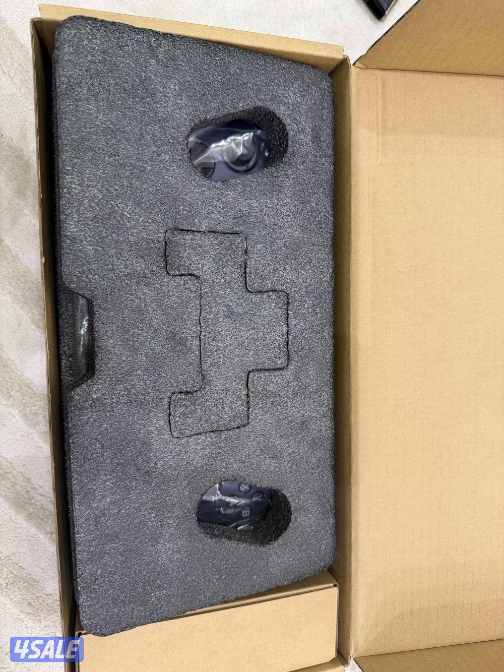 ليجون جو اس من لينوفو 1 تيرا lenovo legion go s gaming console 1TB2