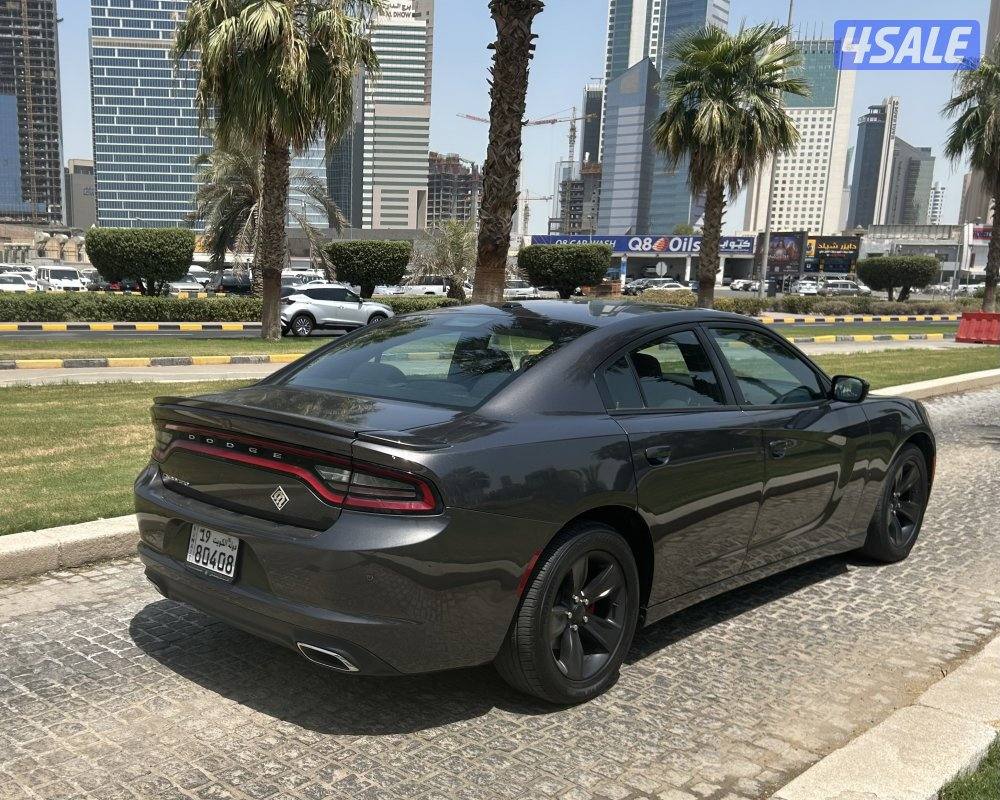 للبيع دودج شارجر رمادي 20210