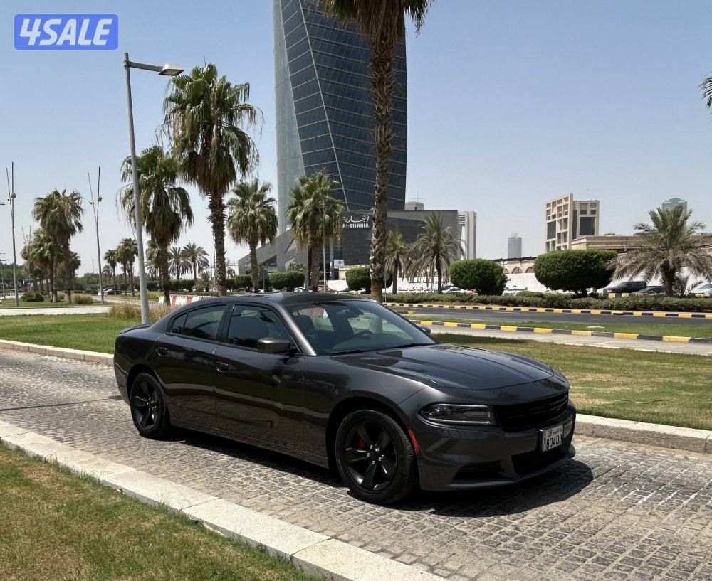 للبيع دودج شارجر رمادي 20214