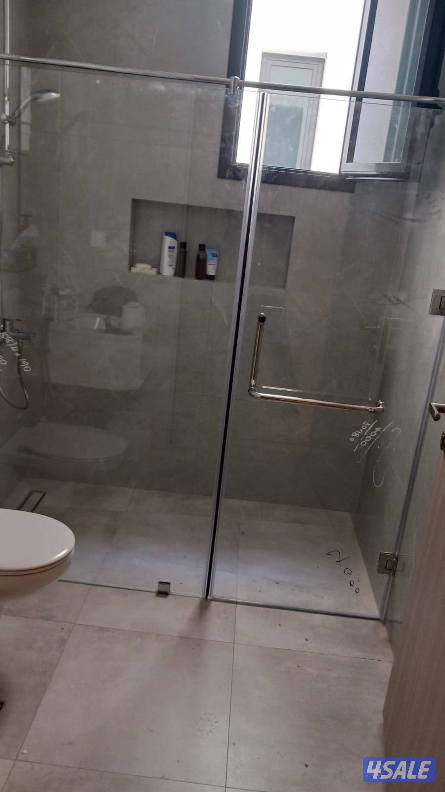 تركيب زجاج ومرايا جميع أنواع الزجاج والمرايا واجهات سكريت شاور حمام ف2