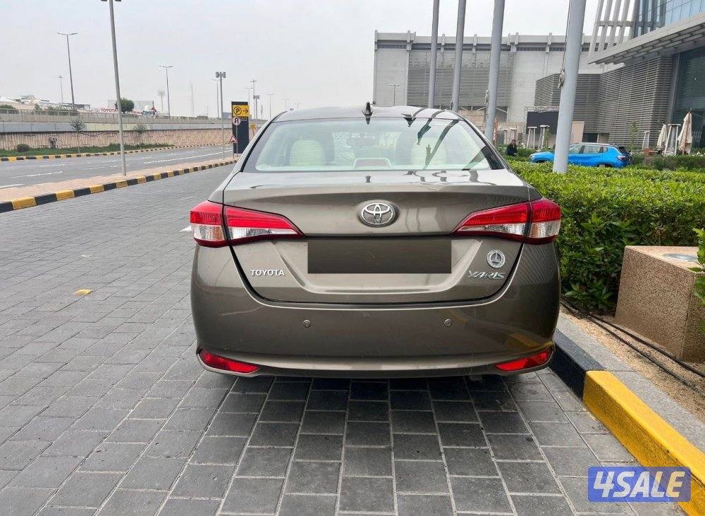 يارس موديل 2022 ماشي 100 بحالة الوكالة3