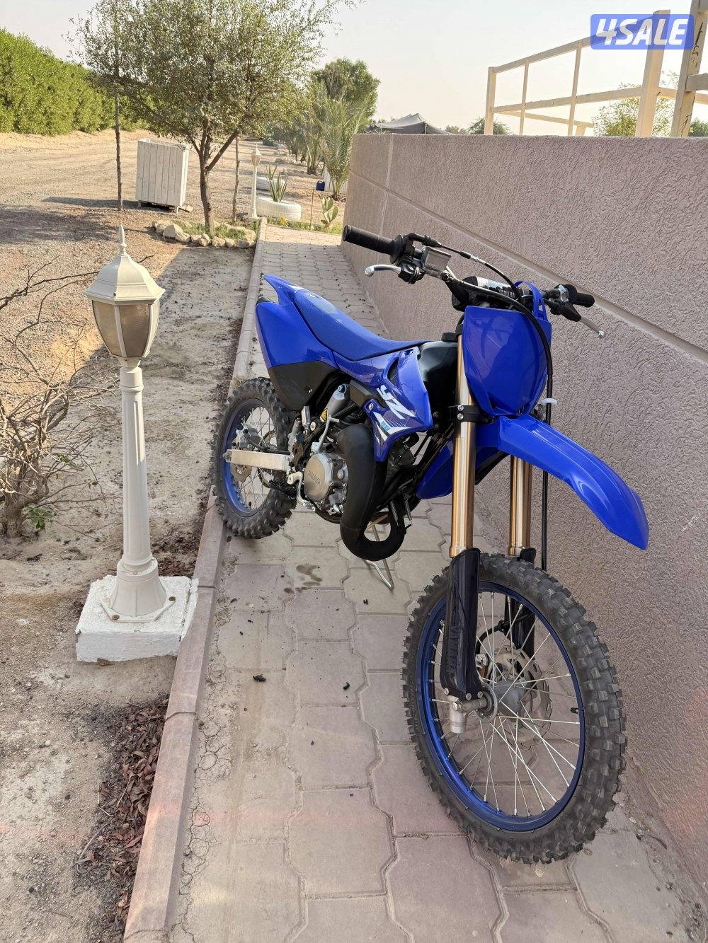 سيكل ياماها yz85lw السيكل نضيف بحاله الوكاله عليه ساعتين مو ديل ٢٠٢٥0