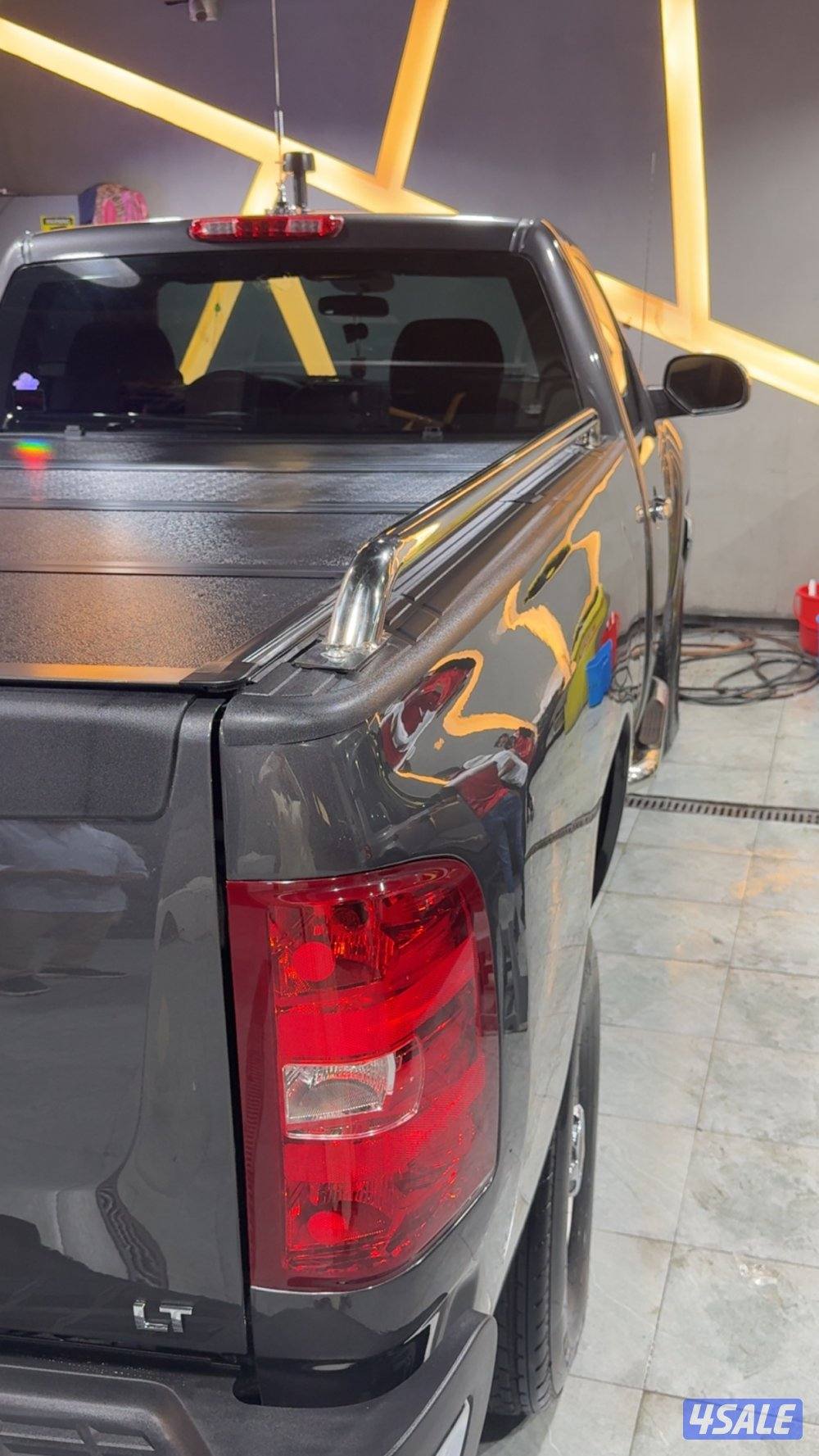 للبيع وانيت سلفرادو 20082