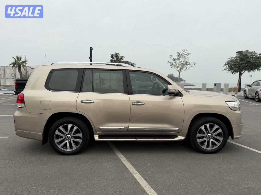 للبيع لاند VXR 2016 صبغ الوكالة3