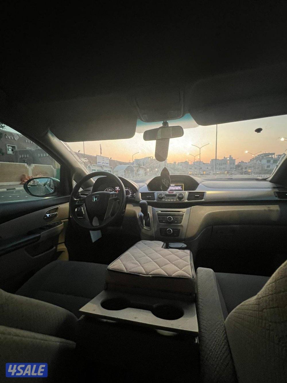 للبيع هوندا اوديسي موديل ٢٠١٤ حاله جيده2