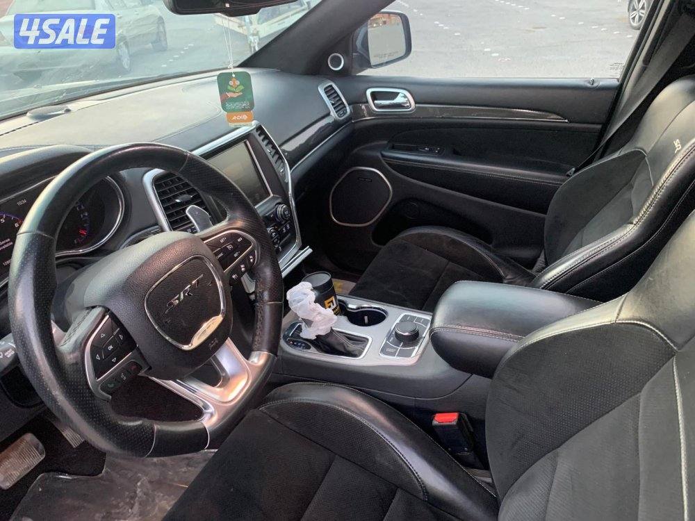 للبيع جراند شيروكي SRT81