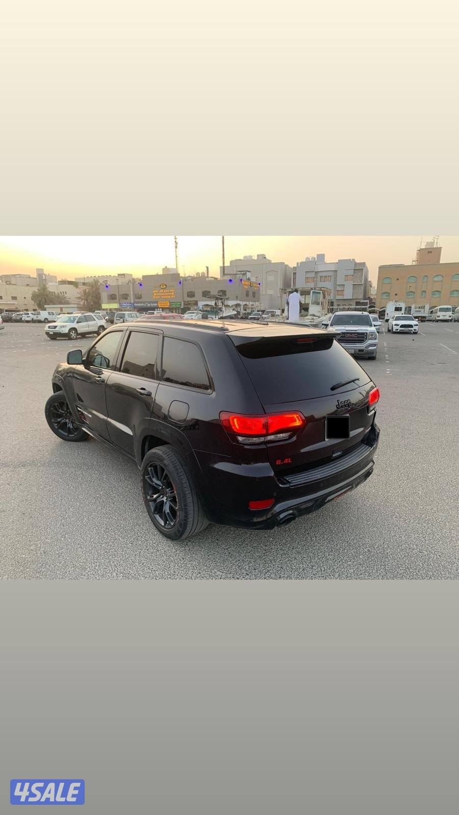 للبيع جراند شيروكي SRT82