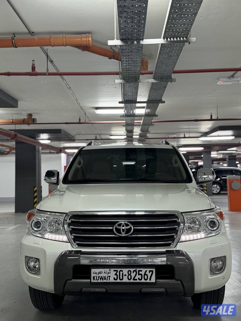 للبيع لاندكروزر وارد الساير صبغ وكاله ماعادا ثلاث قطع ماشي 1663