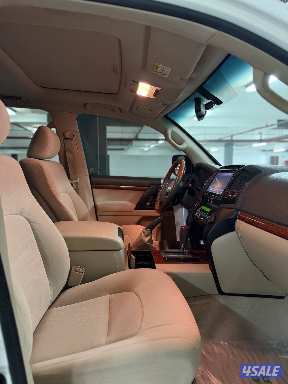 للبيع لاندكروزر وارد الساير صبغ وكاله ماعادا ثلاث قطع ماشي 1664