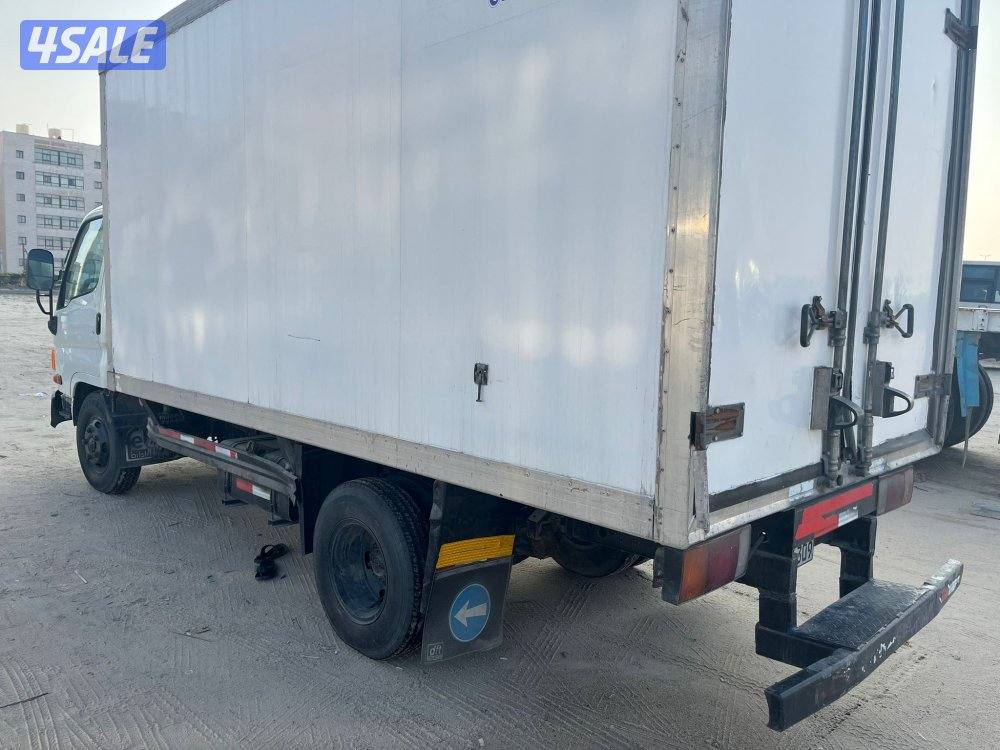 هاف لوري موديل 2011. ثلاجه الحجم 6.52