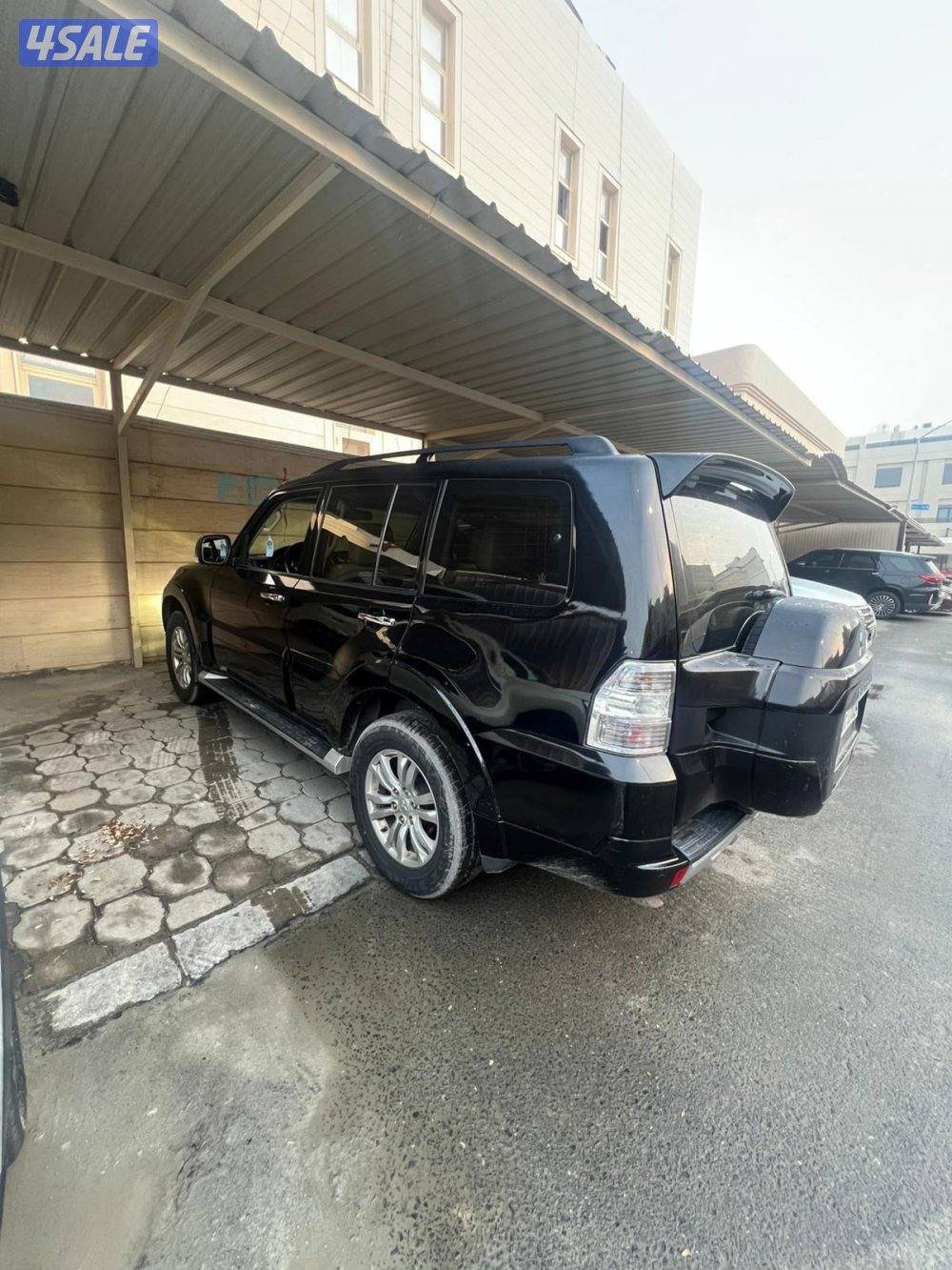 ميتسوبيشي باجيرو 2017 / ماشي 73/ المكينه الكبيره1