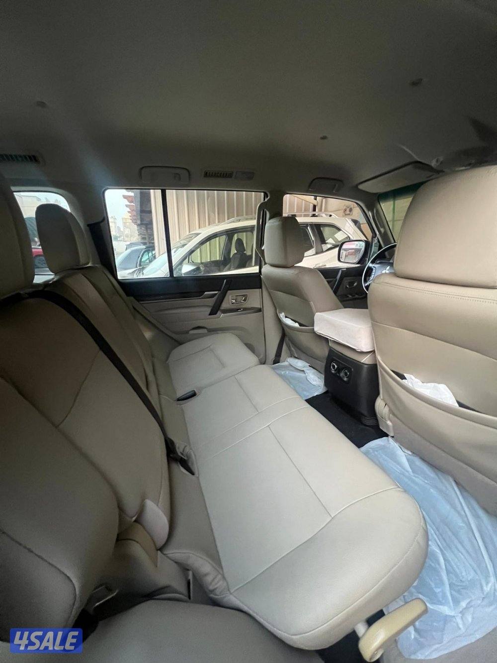 ميتسوبيشي باجيرو 2017 / ماشي 73/ المكينه الكبيره4