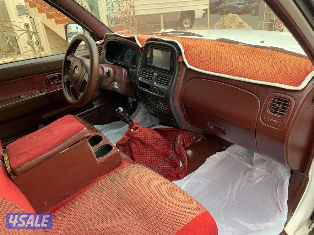 للبيع وانيت نيسان ٢٠١٢ بحالة جيدة4