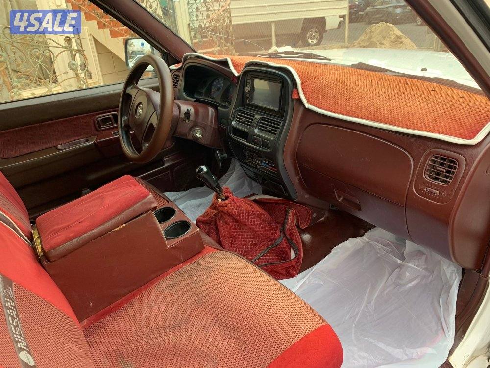 للبيع وانيت نيسان ٢٠١٢ بحالة جيدة3