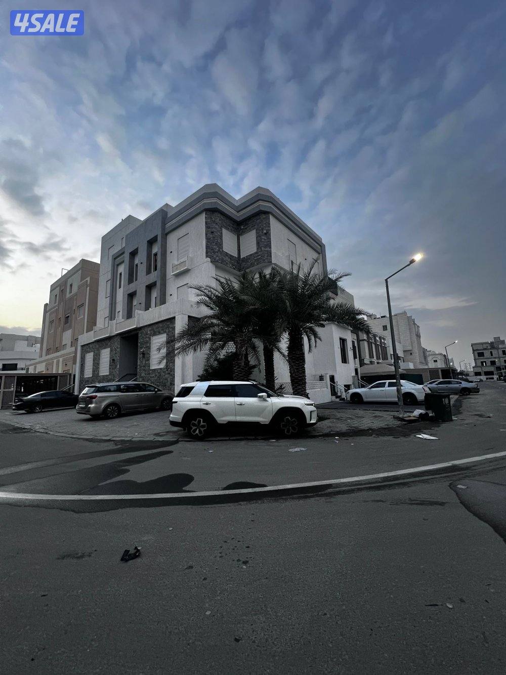 للبيع قسيمة سرداب ثلاث أدوار ونص2