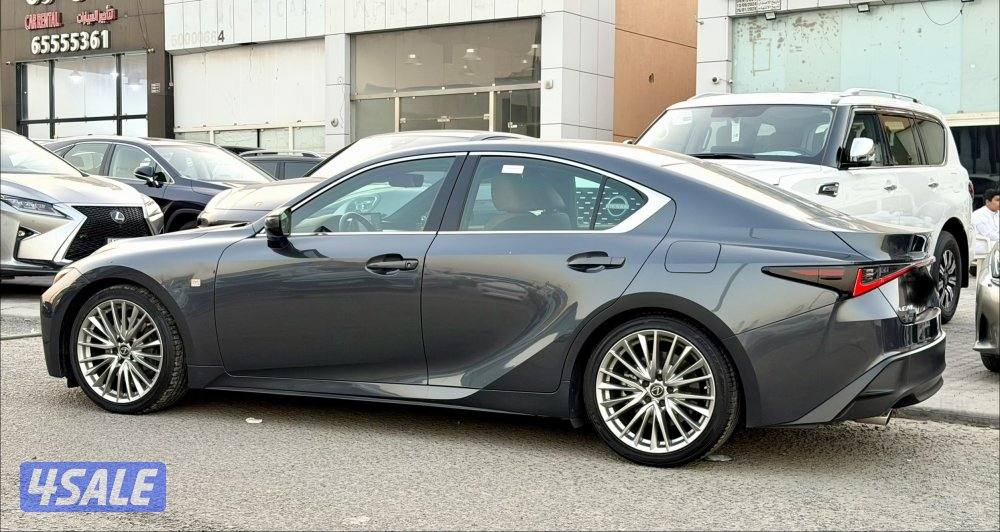 لكزس IS300 الساير 20216