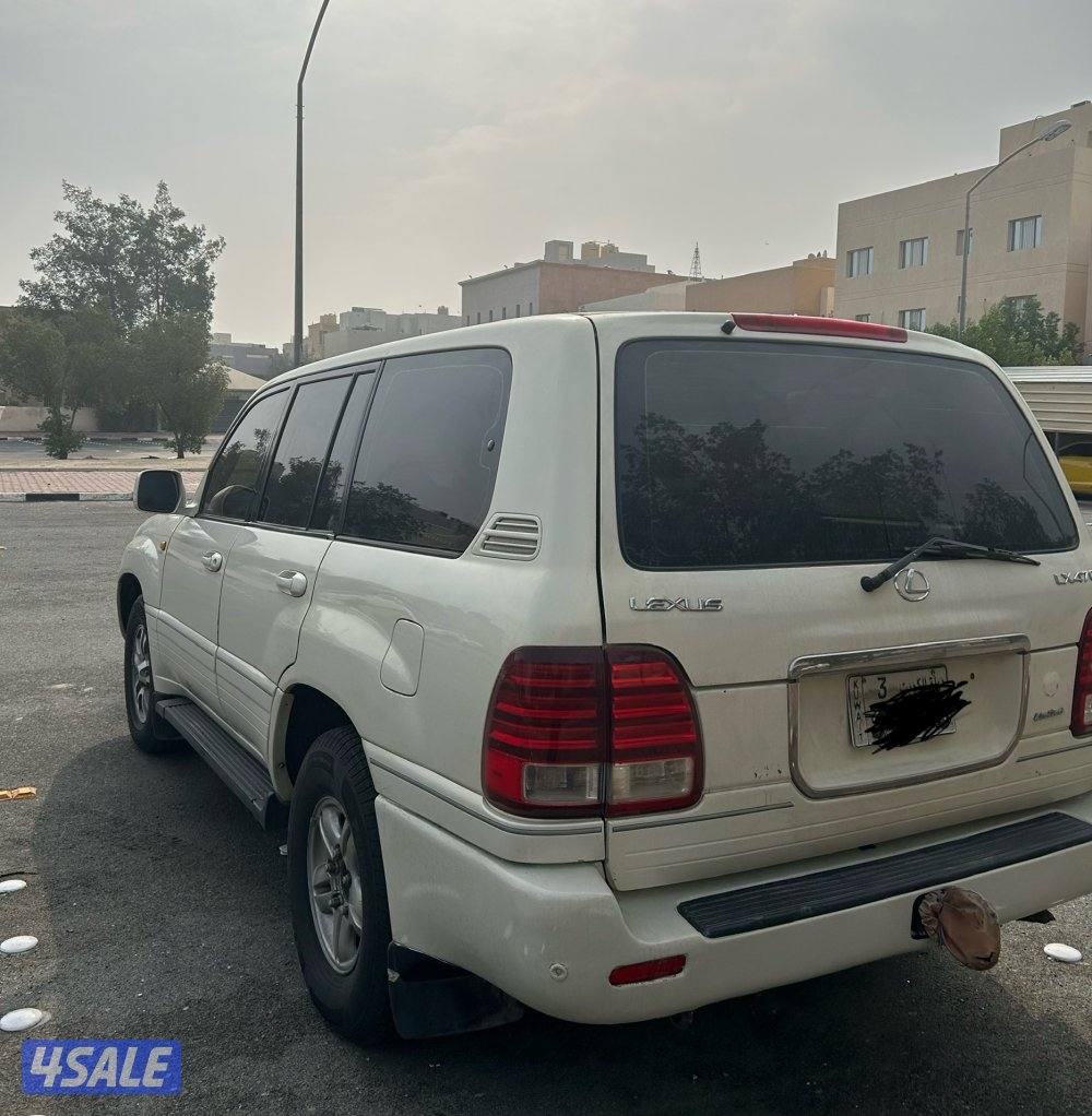 للبيع جيب لكزس الموتر كل شي فيه شغال توايره جديده2