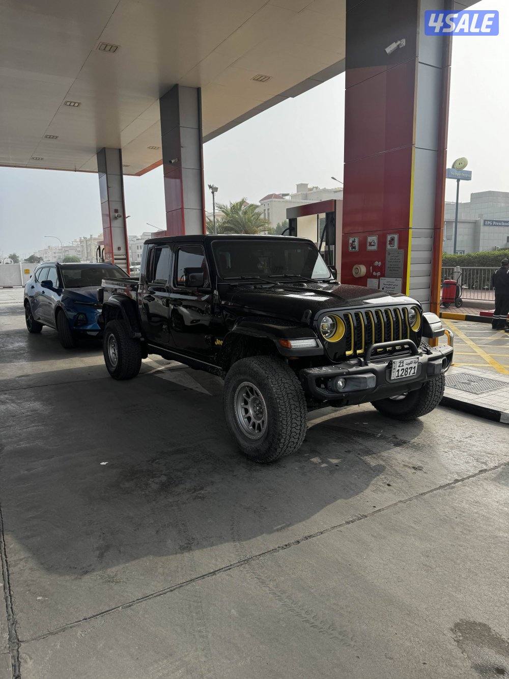 قلادييتور2021 للبيع ماشي 41 شرط الفحص عليه معاونات فوكس2