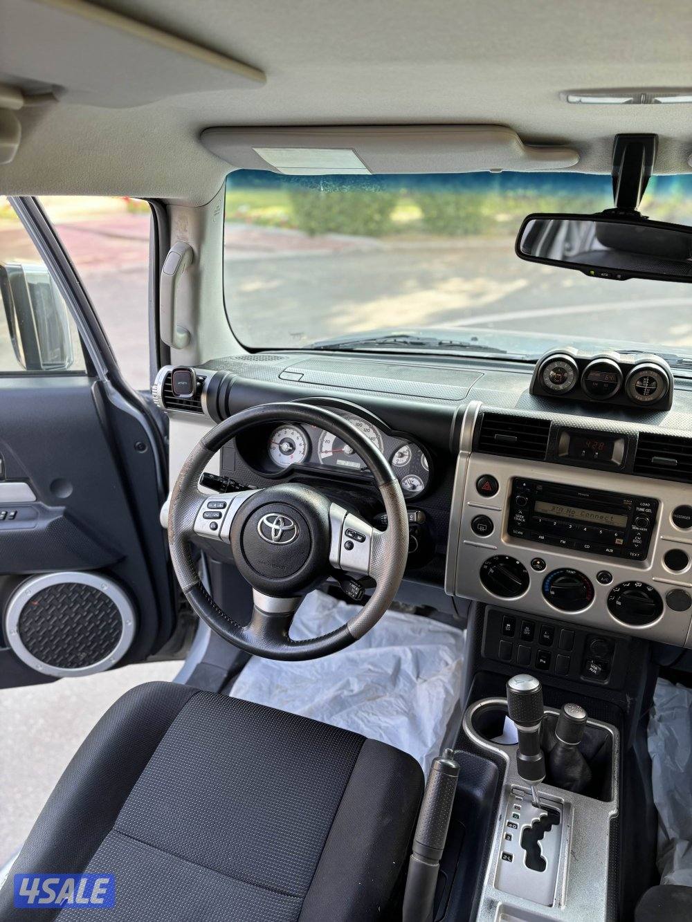 للبيع FJ 2016 وارد الساير8