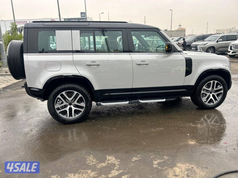 لاند روفر ديفندر110.V6
موديل 2026
اصفار 
وارد الغانم.2