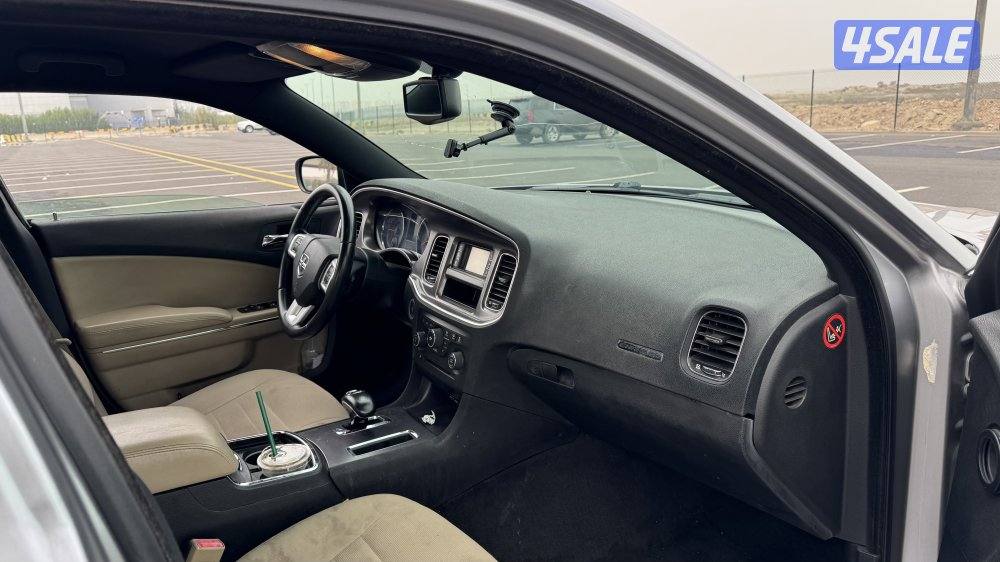 دودج تشارجر بحالة ممتازة5