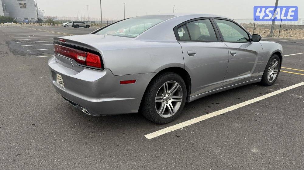 دودج تشارجر بحالة ممتازة6