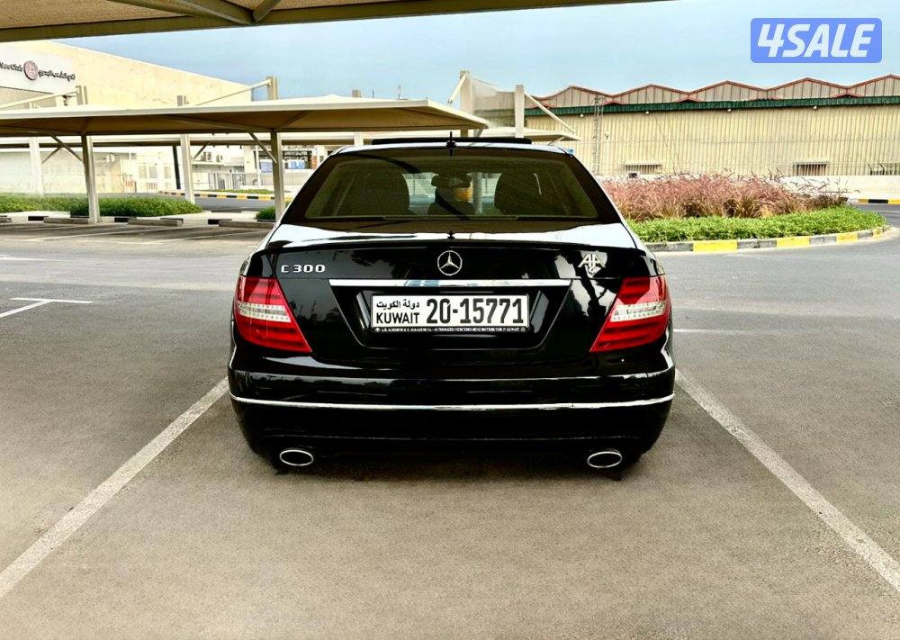 مرسيدس C300 - الموديل:2012 - العداد:1945