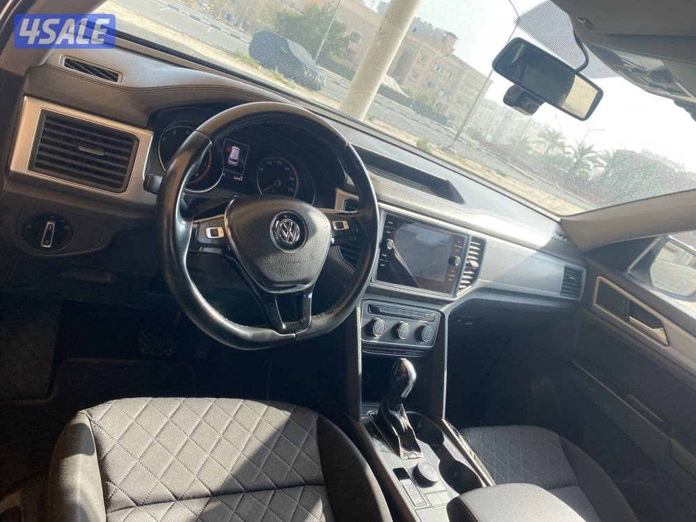 للبيع سيارتين فولكس واجن2019 ماشيه 89 الفو مرسيدس 2013ماشيه226الف0