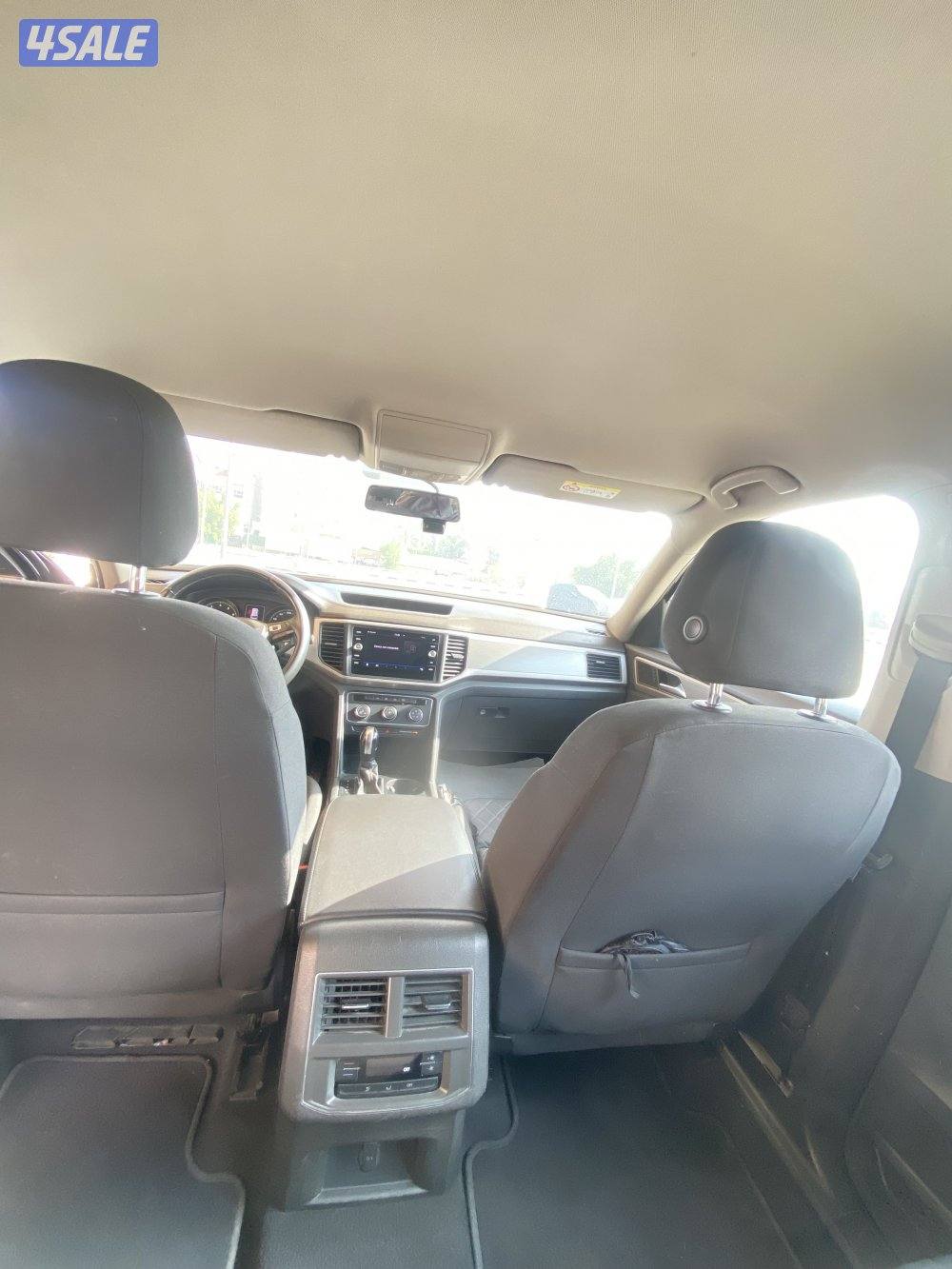 للبيع سيارتين فولكس واجن2019 ماشيه 89 الفو مرسيدس 2013ماشيه226الف2