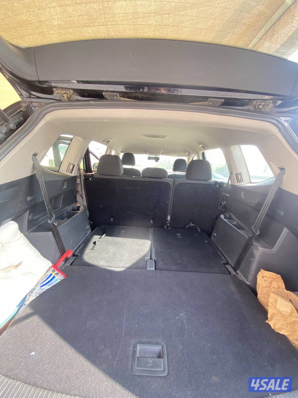 للبيع سيارتين فولكس واجن2019 ماشيه 89 الفو مرسيدس 2013ماشيه226الف8