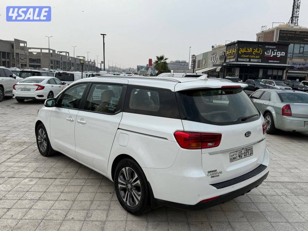 للبيع كيا كرنفال ٢٠١٩ صبغ الوكاله3
