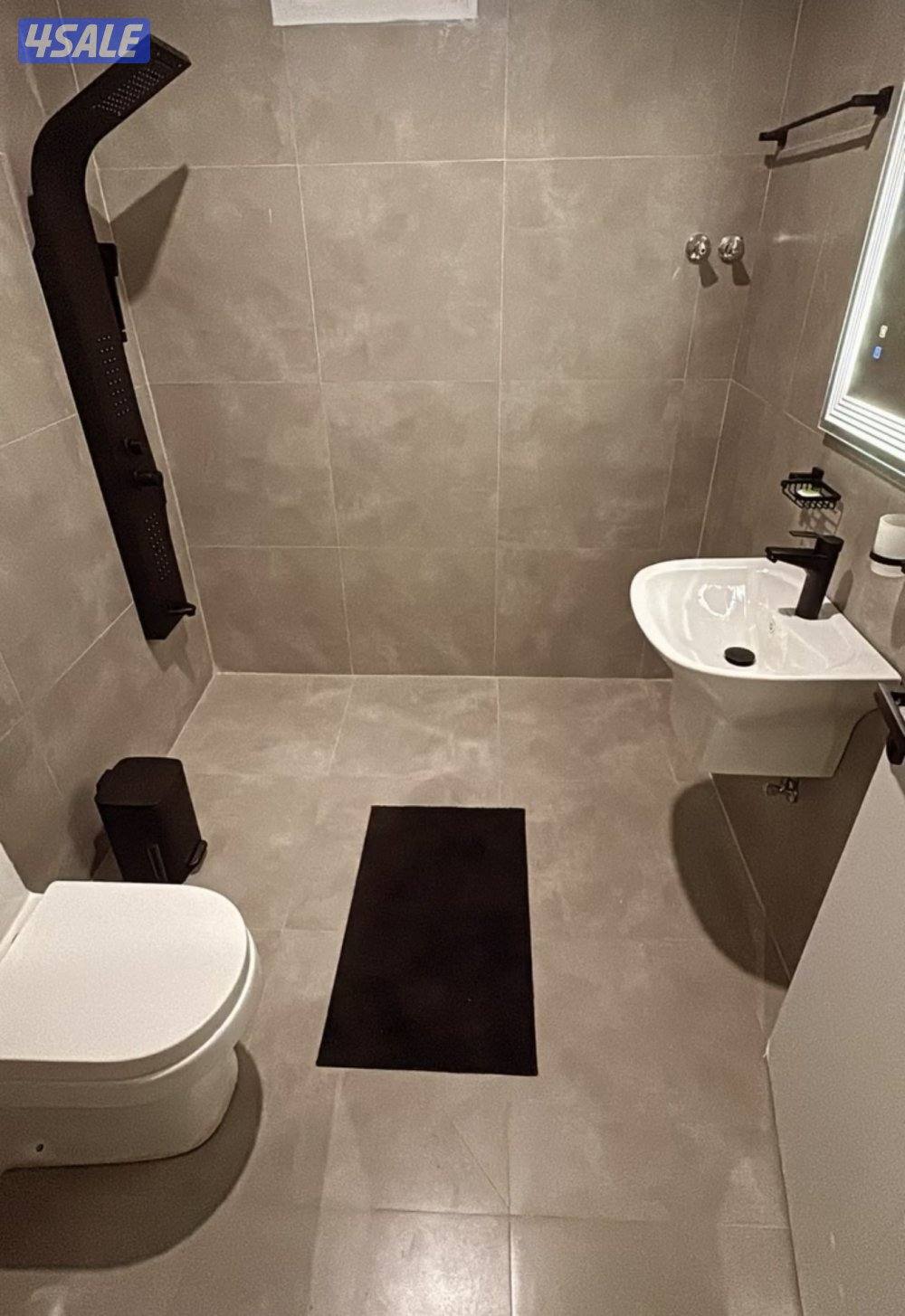 متوفر للايجار هالويك اند أستراحة فخمة  في كبد مكانها قريب من الخدمات5