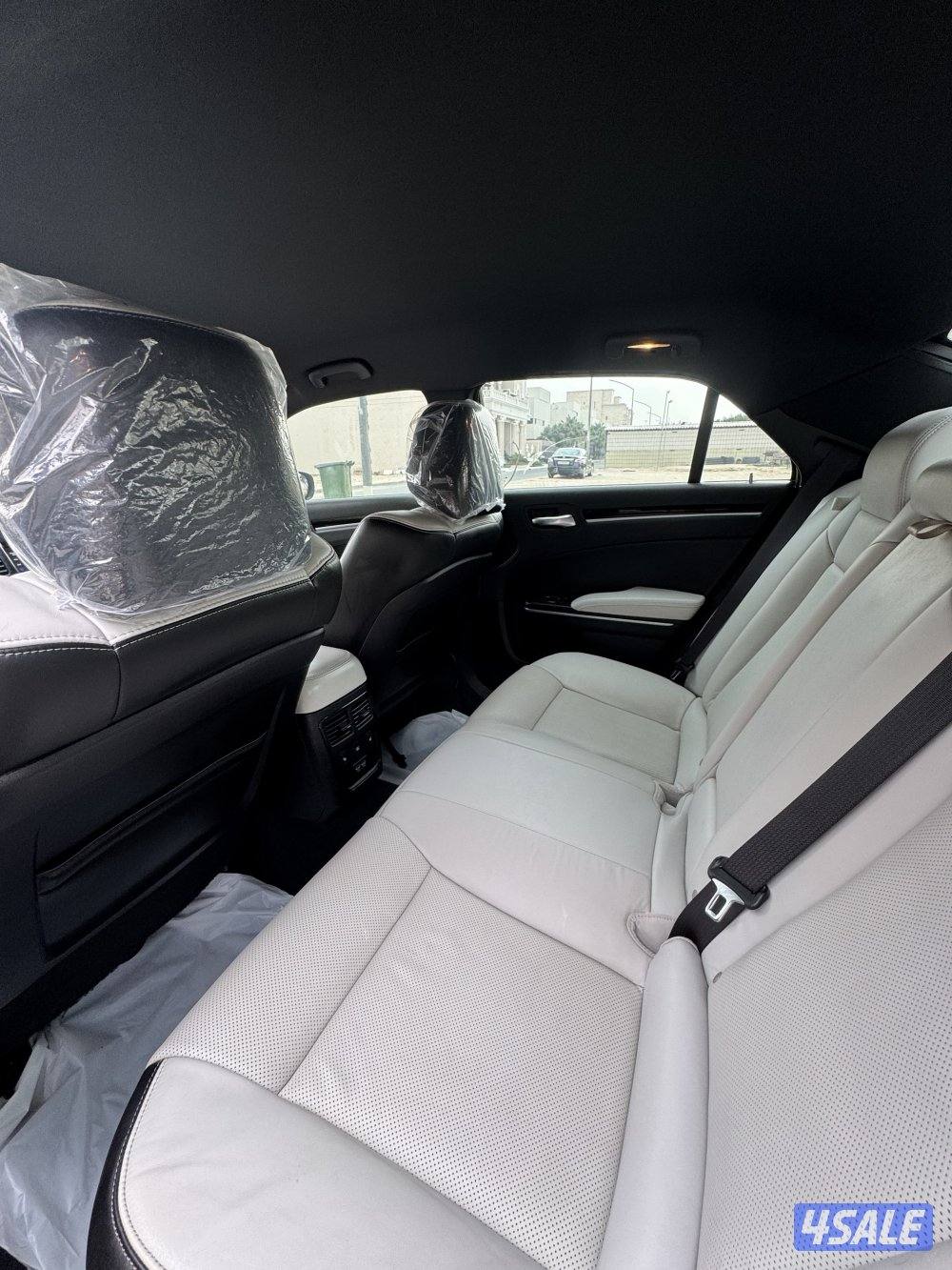 كرايزلر C300 (S) عداد 75 الف سيرفس منتظم5