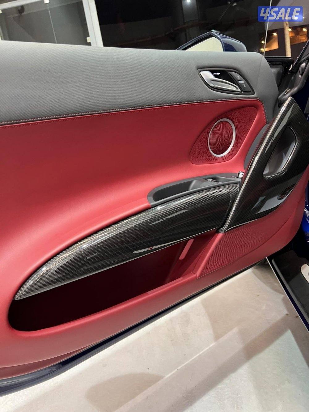 أودي V8 R8  2015 سيارة مخزّنة ماشية ألفين كم فقط لهواة السيارات النادرة2