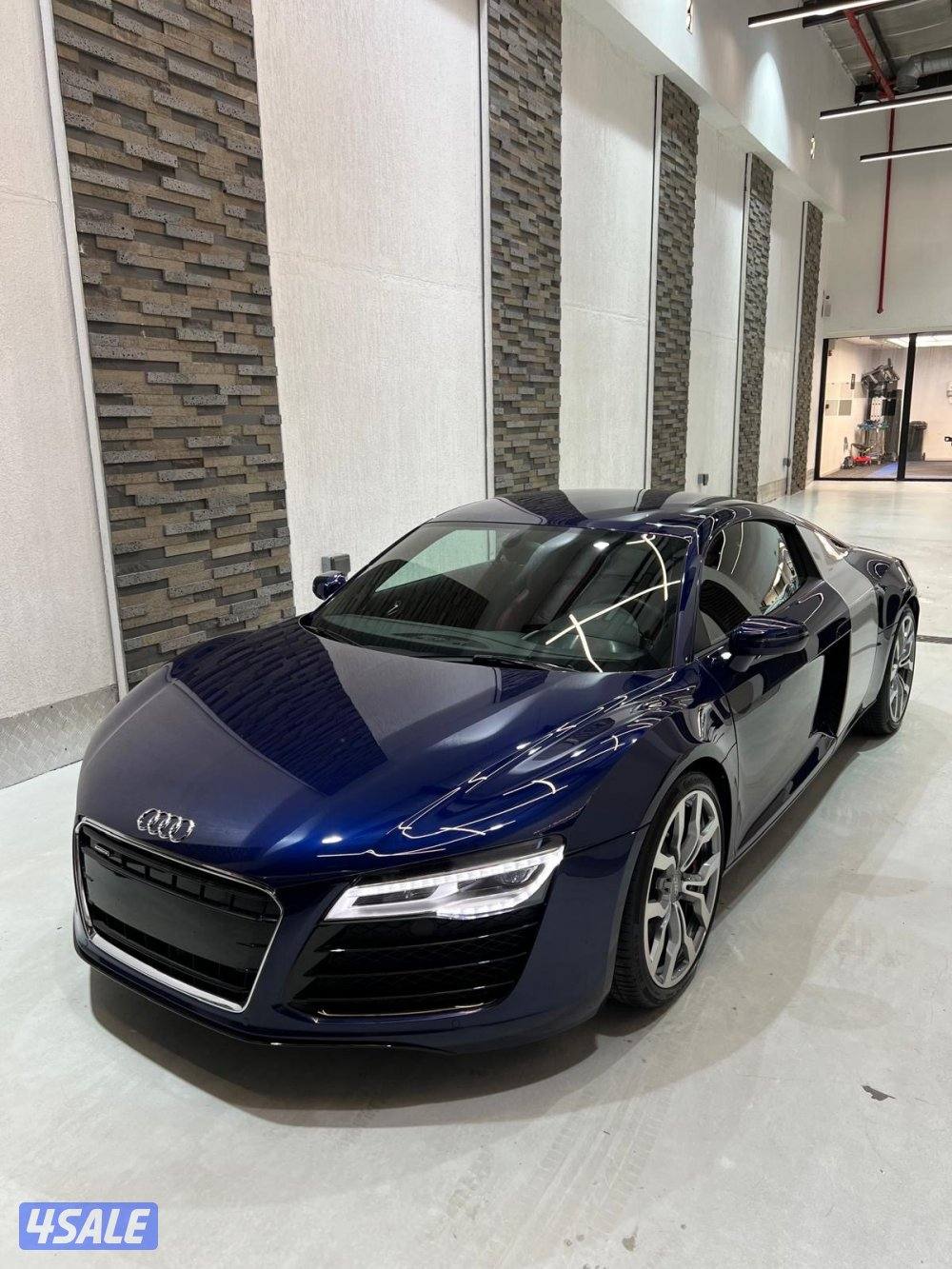 أودي V8 R8  2015 سيارة مخزّنة ماشية ألفين كم فقط لهواة السيارات النادرة7