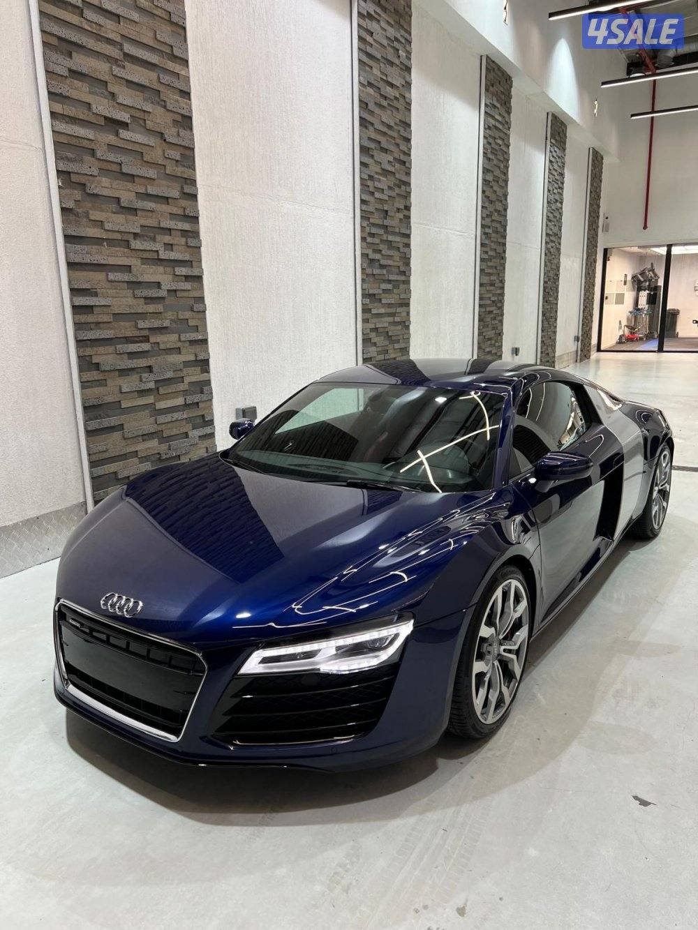 أودي V8 R8  2015 سيارة مخزّنة ماشية ألفين كم فقط لهواة السيارات النادرة13