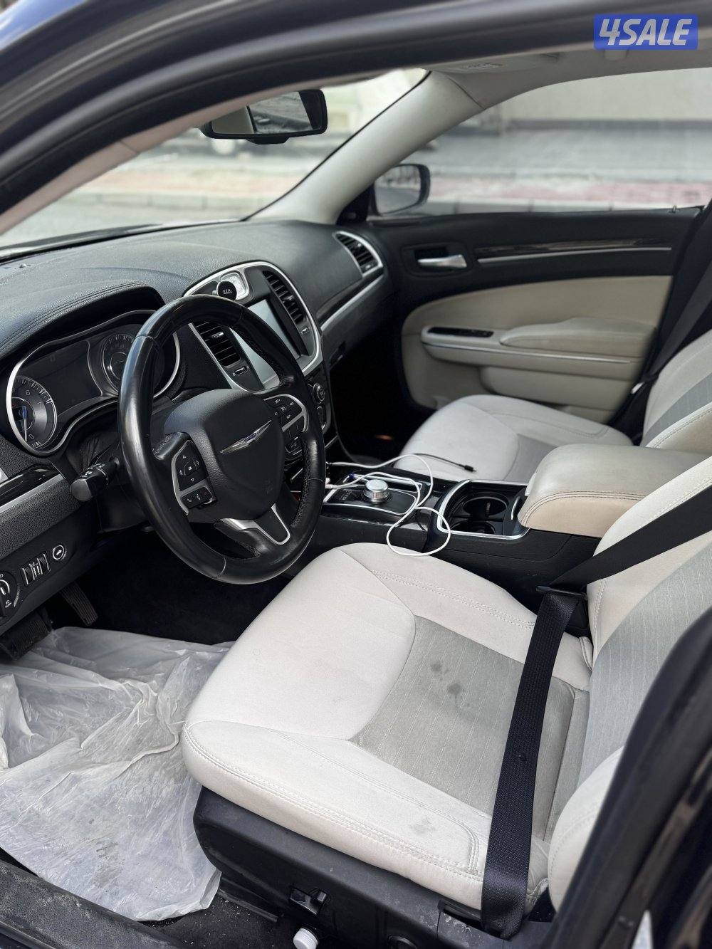 للبيع كرايزلر 20156