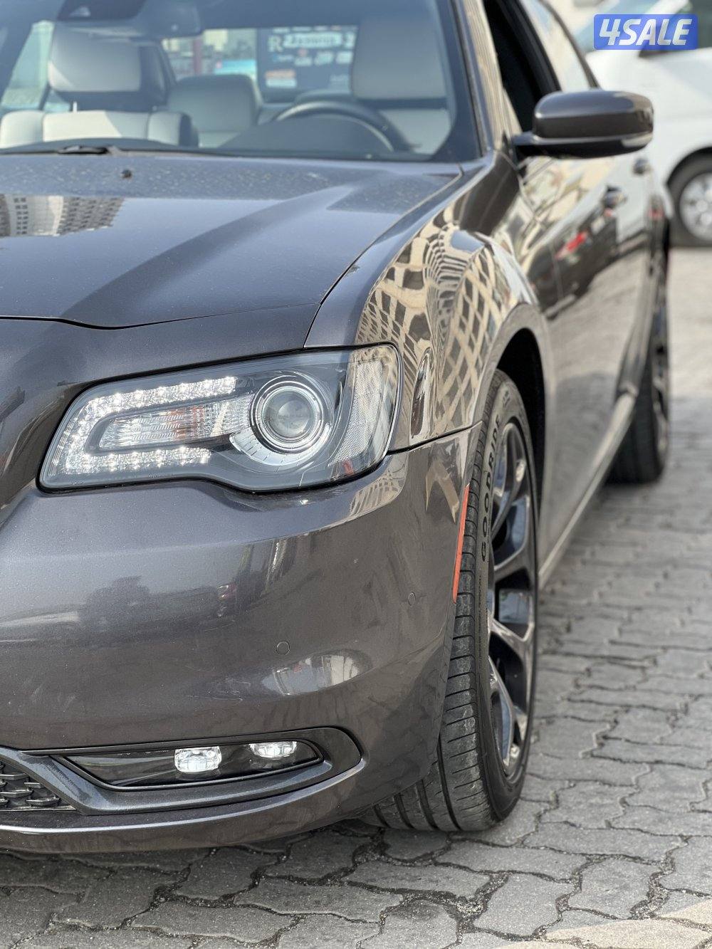 للبيع كرايزلر بحالة ممتازة10