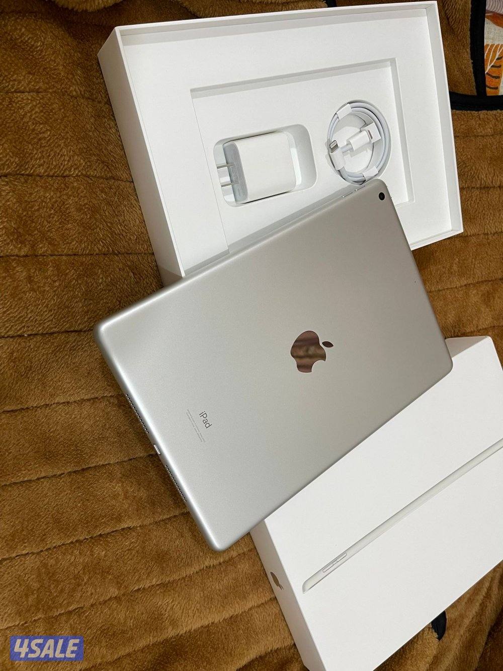 ايباد ابل 9 التاسع 64 قيقا بطارية 100 نظيف جدا مع الاغراض كامله الشحن5